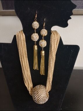 Gold Crystal Tassel Necklace and Earrings Set!.